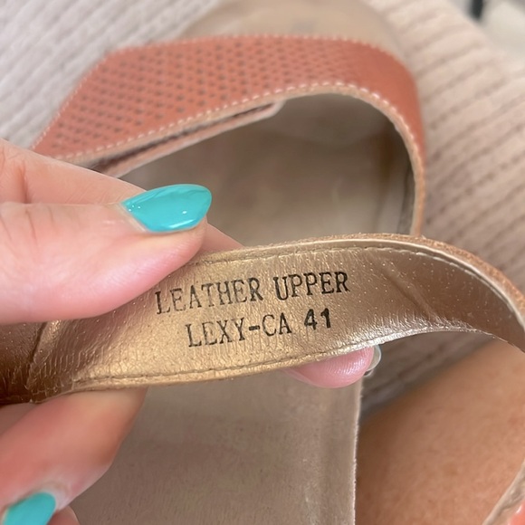 L'ARTISTE By Spring Step Lexy Leather Perforated Velcro Sandal Size 41 - Picture 6 of 6